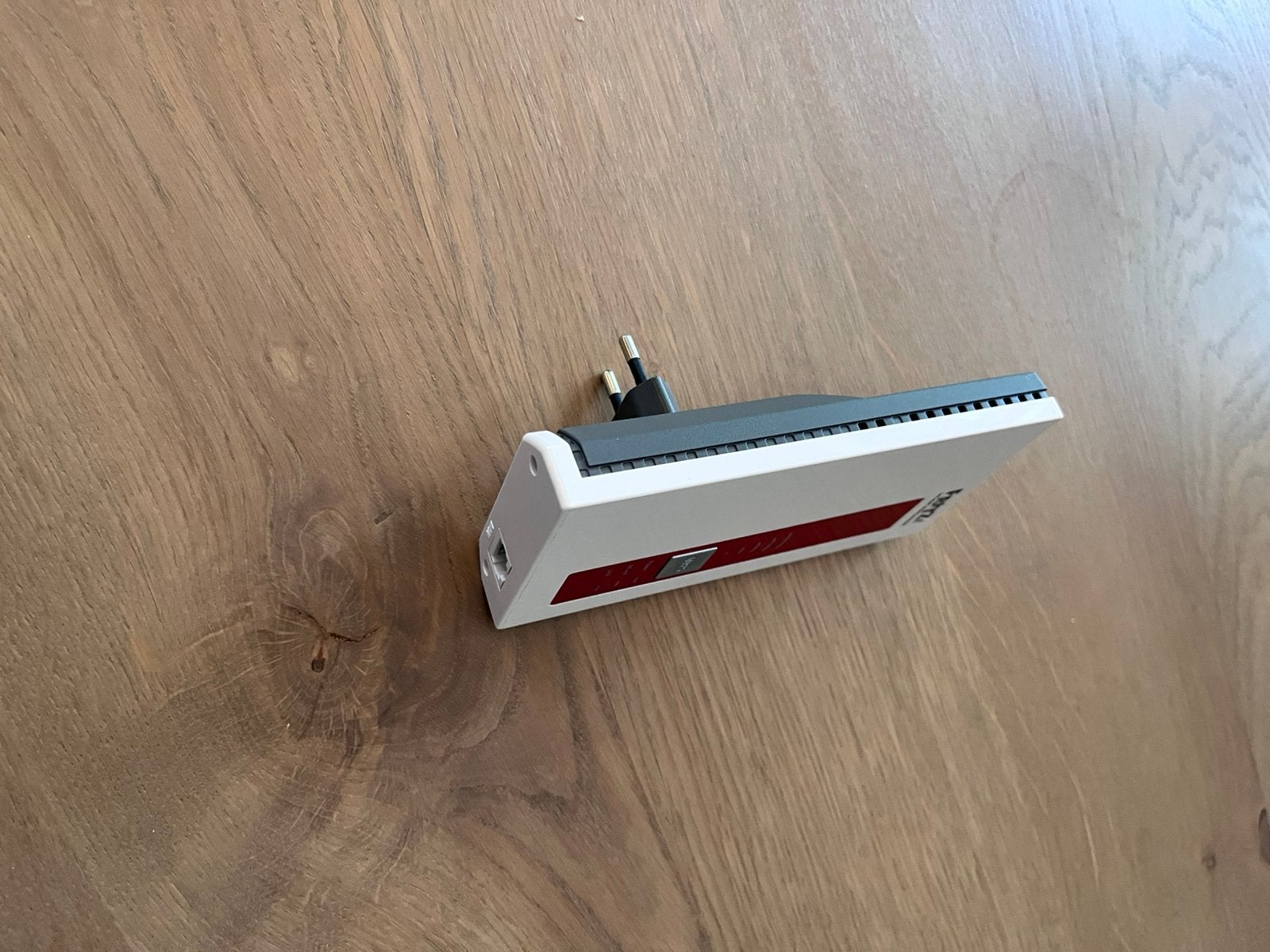 Foto 8 van FRITZ! Wlan repeater 1750E, goede staat 2x los/samen te koop