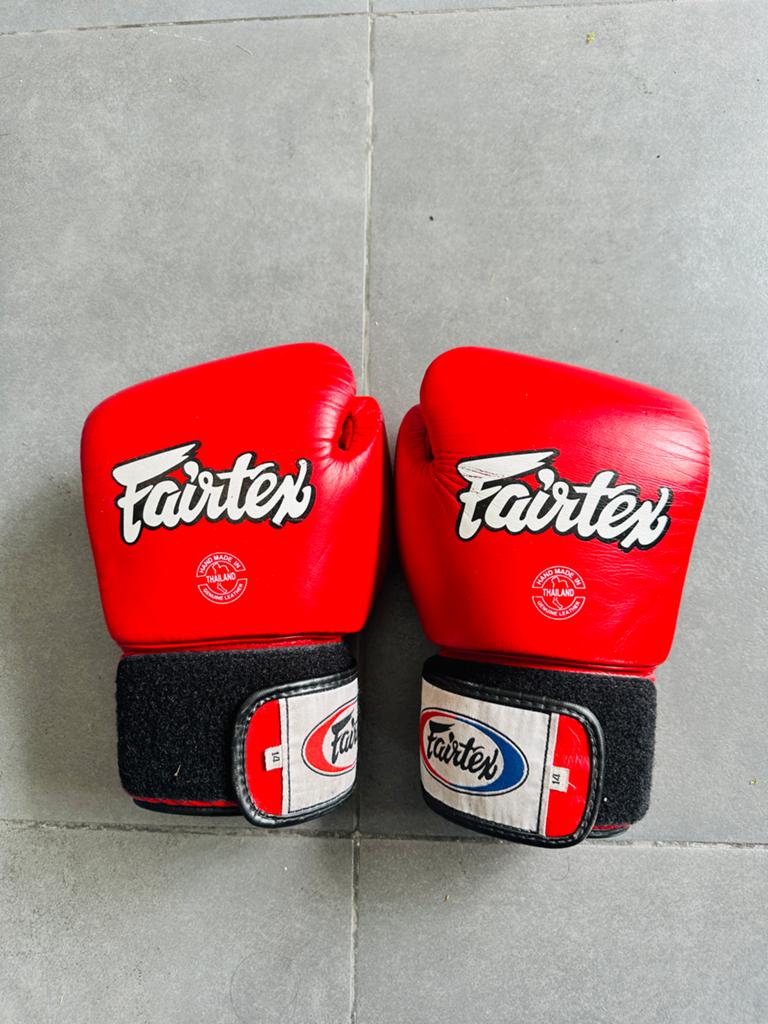 Fairtex Bokshandschoenen 14oz Rood, Sport en Fitness, Ophalen of Verzenden, Gebruikt, Bokshandschoenen