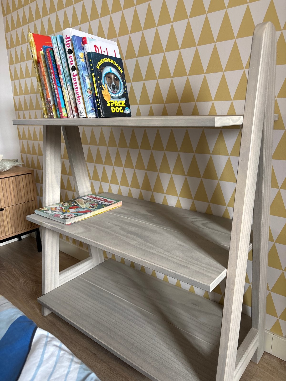 Leuke kinderboekenkast, Ophalen, Met plank(en), Gebruikt, 100 tot 150 cm