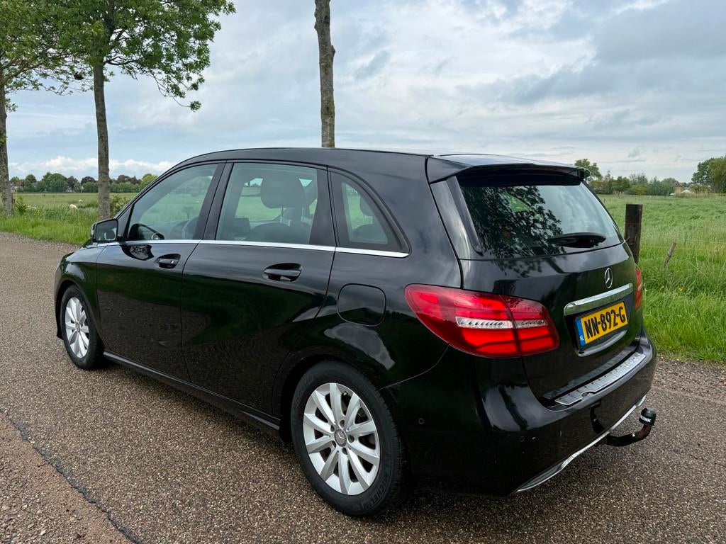 Mercedes-Benz B-klasse 180 Diesel/ Edition Plus/ Cruise/ Cli, Auto's, Mercedes-Benz, Voorwielaandrijving, Gebruikt, 4 cilinders