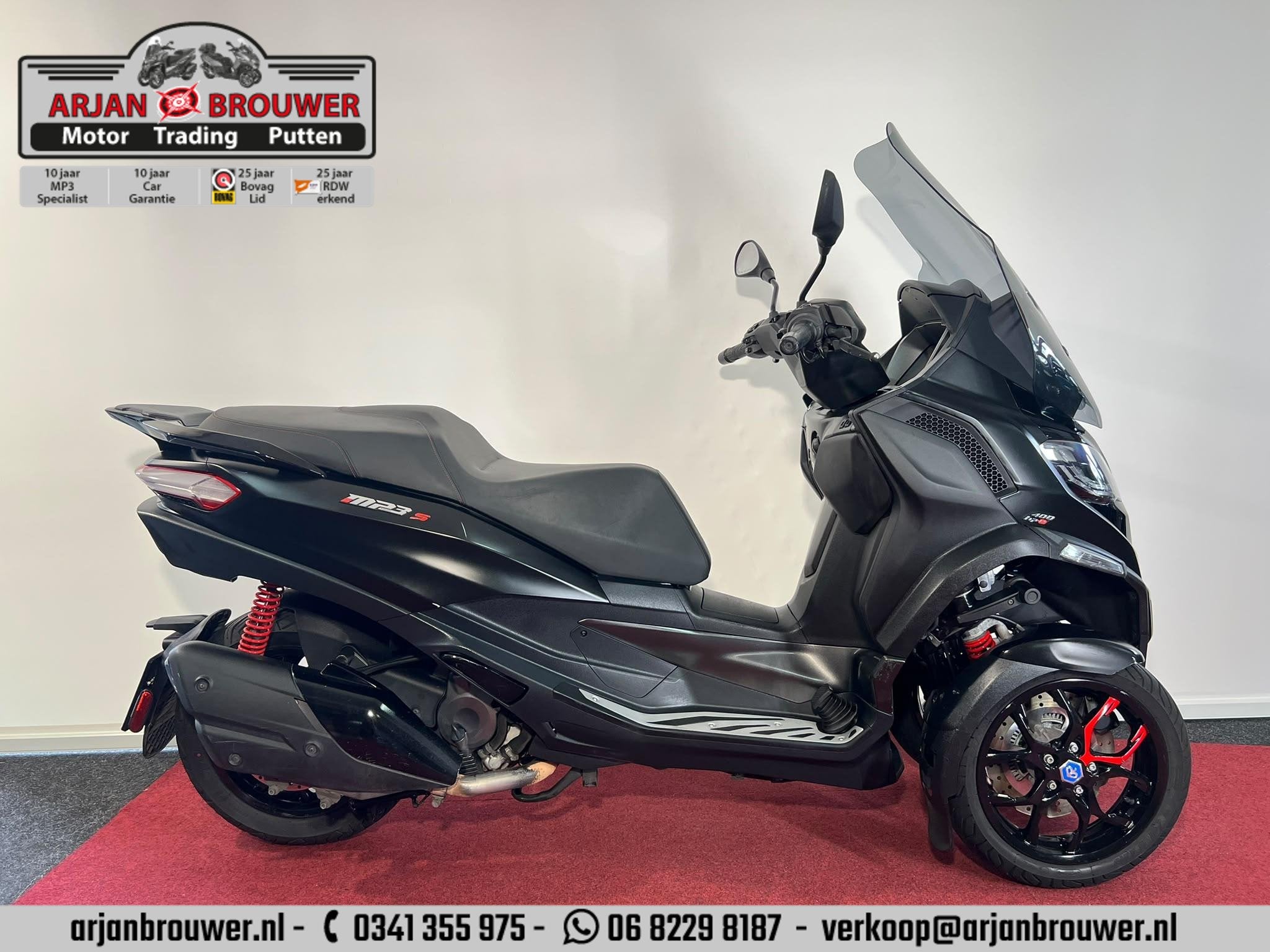 Piaggio MP3 400 HPE ABS, Scooter, Piaggio Vespa B.V., Minervum 7272
4817 ZM  Breda, NL, Customer_service@piaggio.com