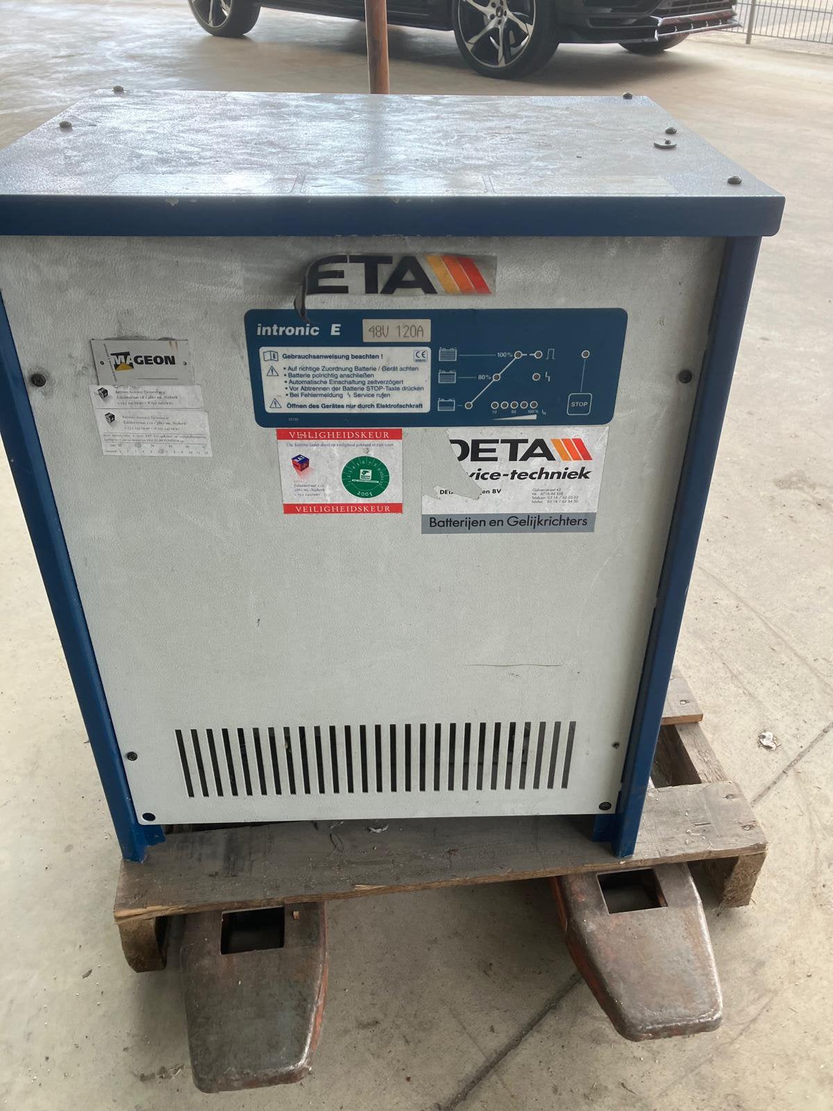 Acculader heftruck ( defect), Ophalen of Verzenden, Gebruikt, 250 ampère of meer, Overige typen