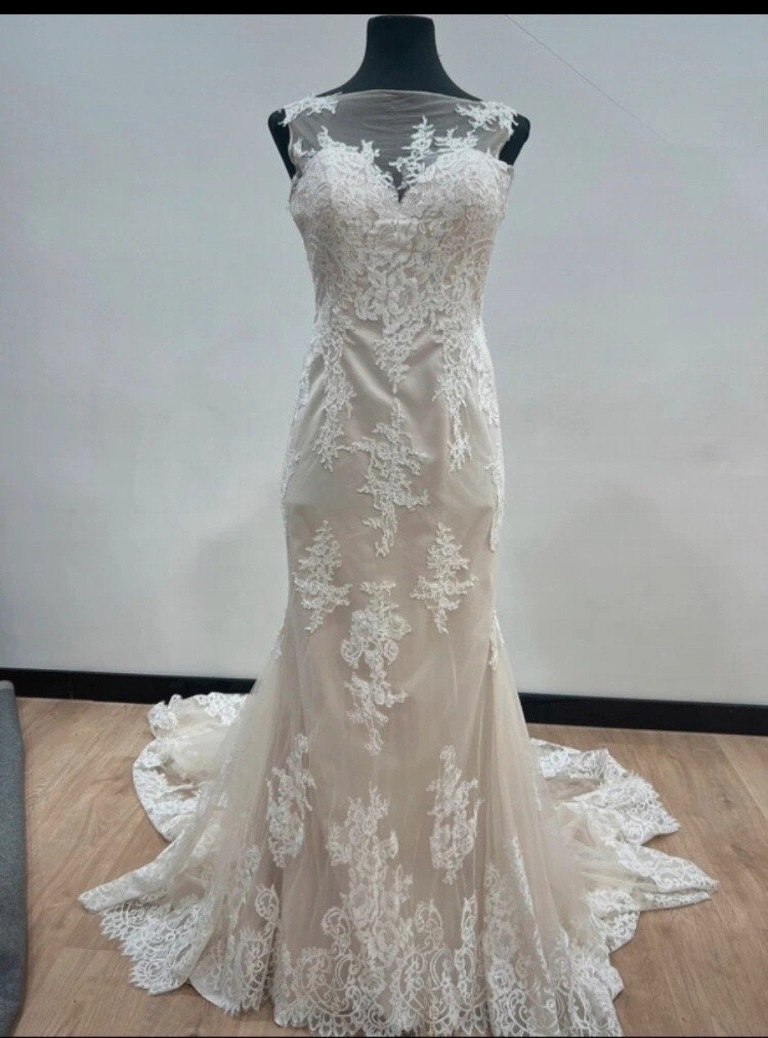 Aire Barcelona aansluitende trouwjurk fit and flare maat 40, Ophalen, Nieuw, Wit, Trouwjurk