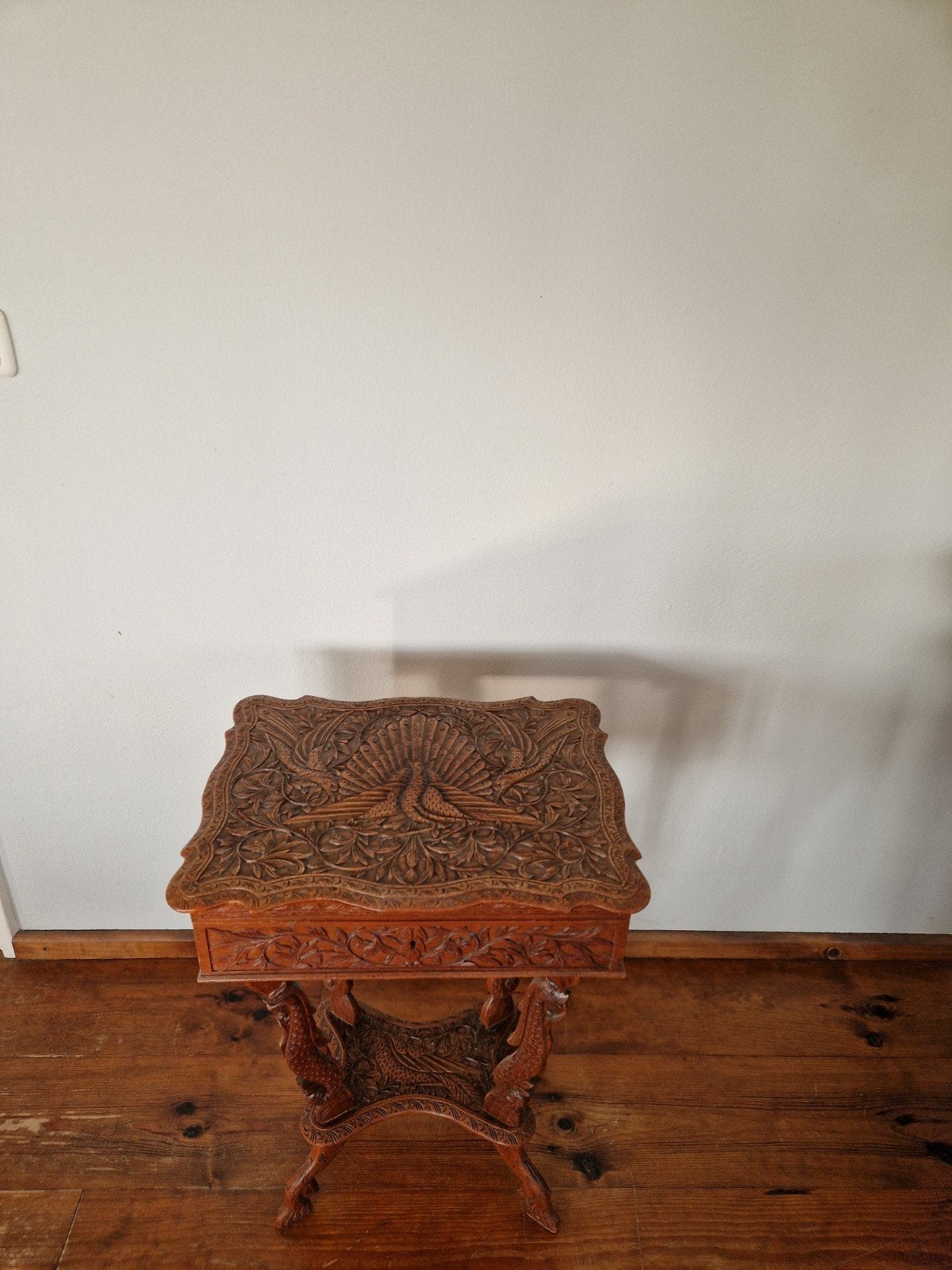 Antieke houten naaidoos met sierlijk houtsnijwerk, Ophalen of Verzenden