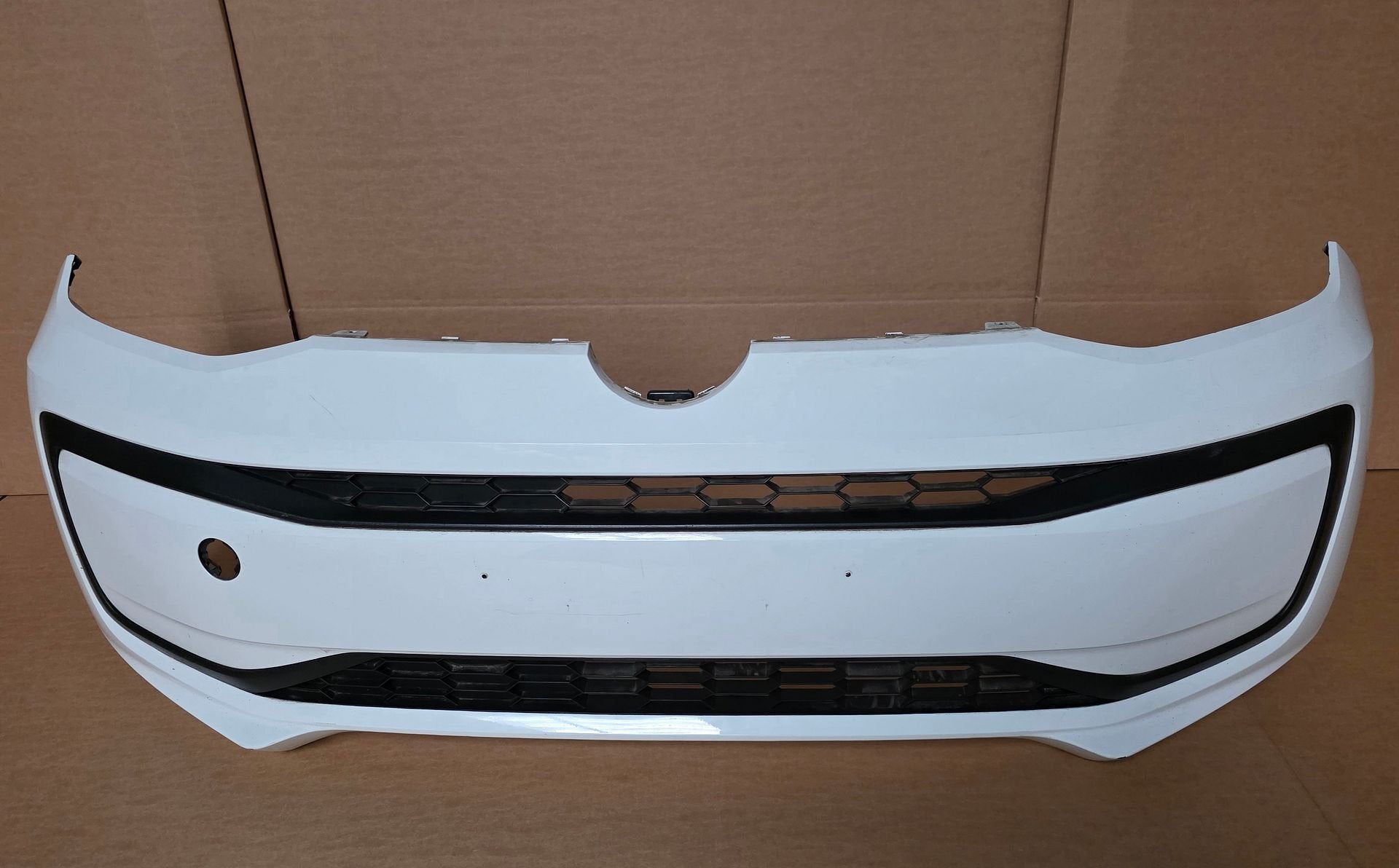 Voorbumper VW UP Facelift Origineel 1S0807221F Origineel, Auto-onderdelen, Gebruikt, -, Voor, Ophalen of Verzenden