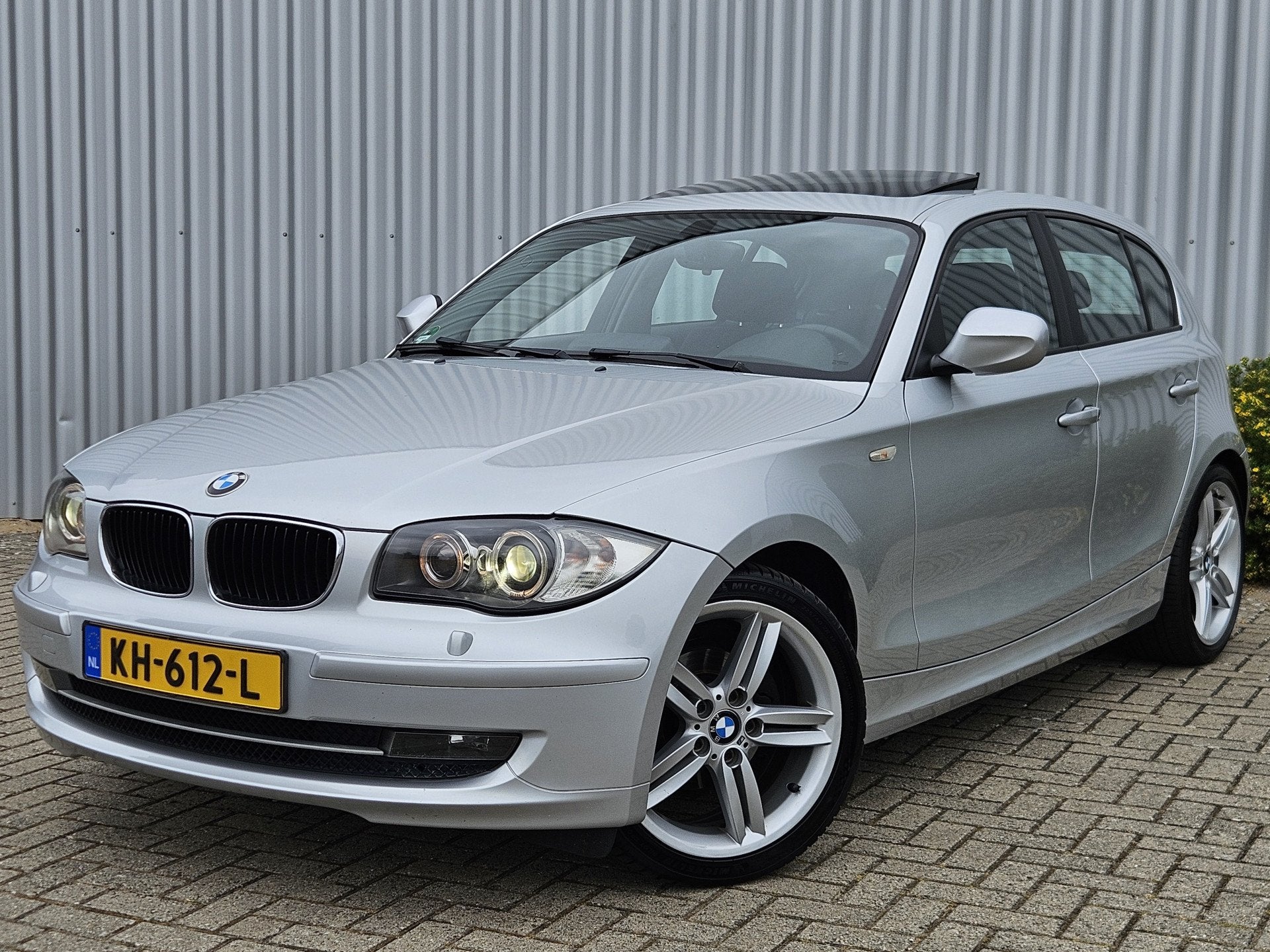 BMW 1-serie 116i /Dealer Onderhouden/Stoelverwarming/Xenon!, Auto's, Euro 5, 4 cilinders, 4 stoelen, 122 pk