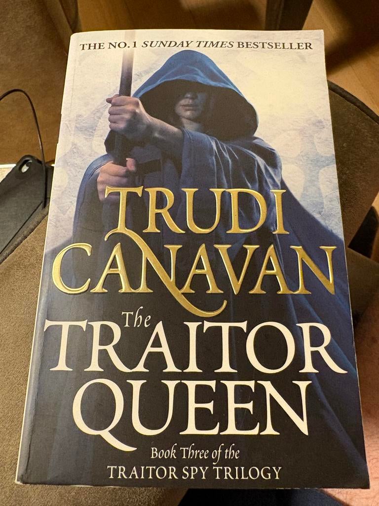 The Traitor Queen - Trudi Canavan (Engels), Boeken, Ophalen of Verzenden, Zo goed als nieuw
