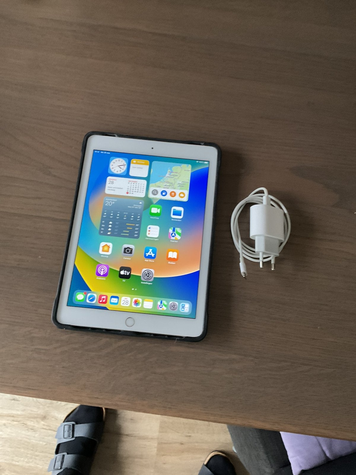 Ipad  pro  a 1673…128 gb  9,7 inch….als nieuw