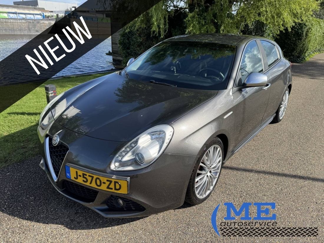 Alfa Romeo Giulietta - 1.4 T Distinctive|Automaat|170pk|pdc|, Auto's, Automaat, 4 cilinders, Bedrijf, Zilver of Grijs