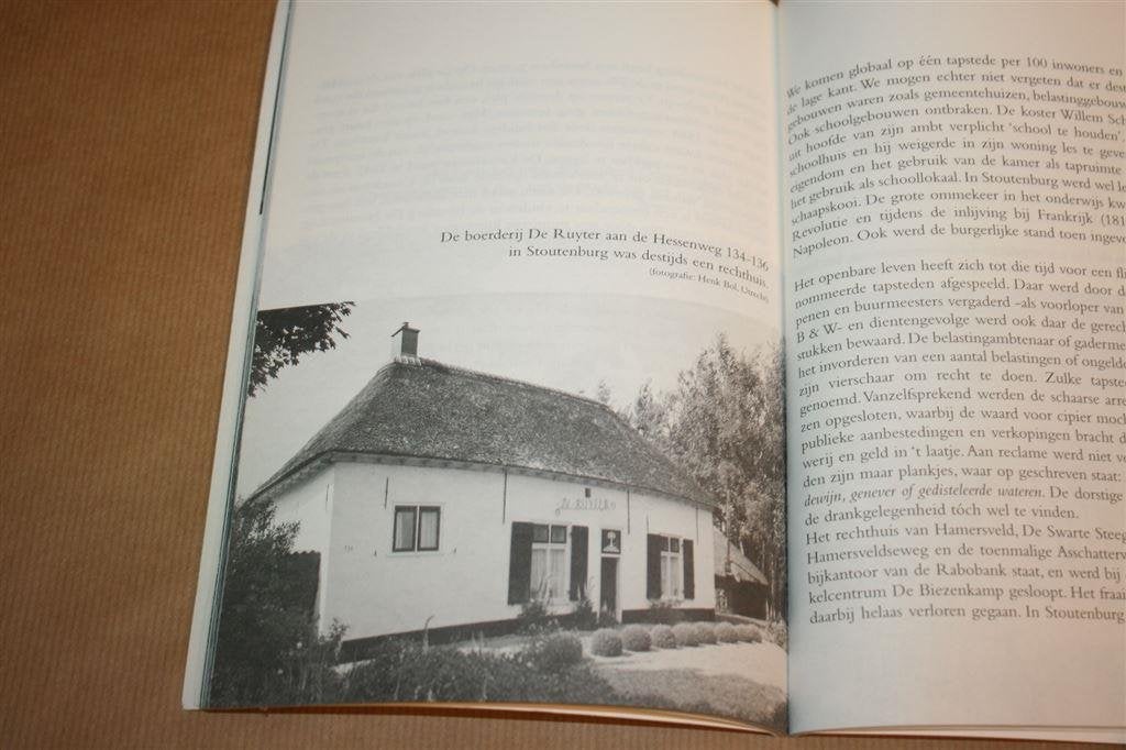 Erfgoed van Leusden. Historisch Leusden in vogelvlucht., Ophalen of Verzenden, Zo goed als nieuw