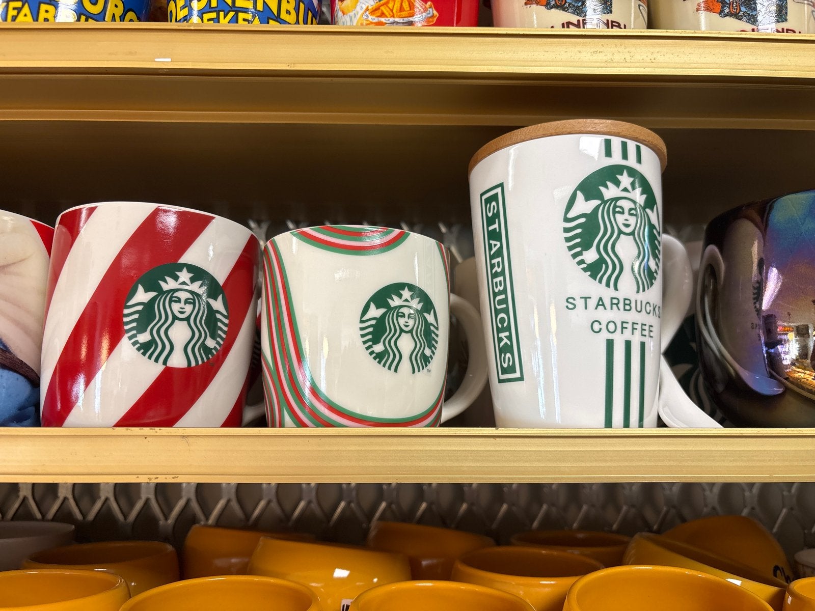 Starbucks Kerstmokken en Dierenmokken - Diverse Ontwerpen, Ophalen of Verzenden, Steen/keramiek, Meerkleurig, Overige merken