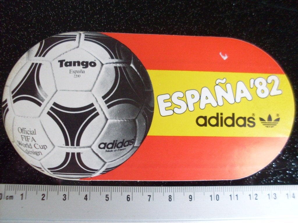 sticker adidas logo wk voetbal spanje 1982 bal tango, Verzenden, Zo goed als nieuw, Merk