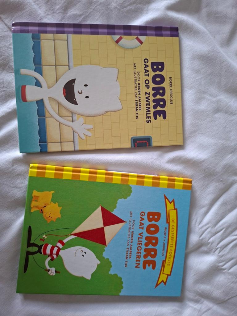 Borre boekjes, 2 stuks, Verzenden, Zo goed als nieuw, 3 tot 4 jaar