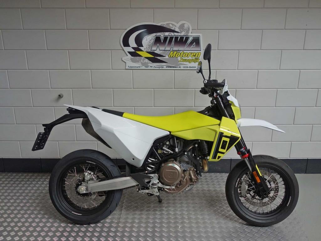 HUSQVARNA 701 SUPERMOTO, 693 cc, Motorrijbewijs A, Bedrijf, Onbekend