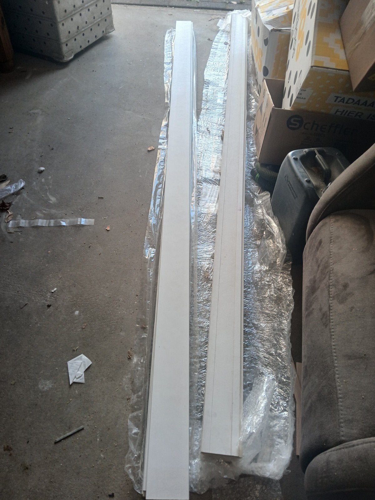 Restpartij plinten + bijbehorende monteerkit, Doe-het-zelf en Verbouw, Ophalen, Nieuw, Mdf, 200 tot 250 cm