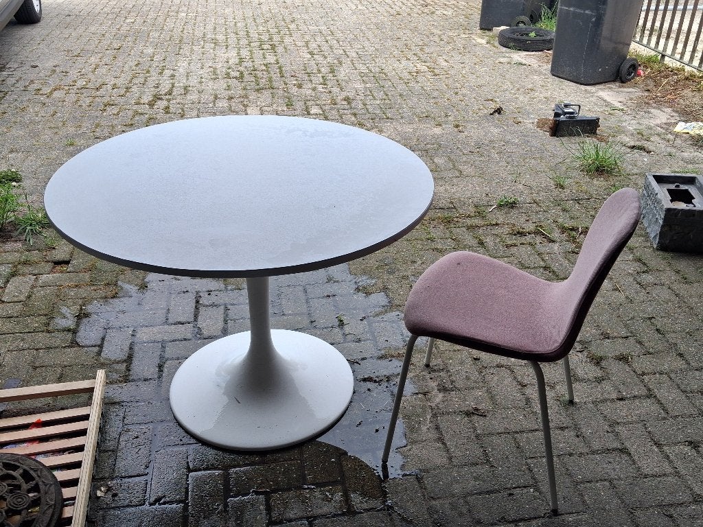 tafel met stoeltje, Ophalen, Gebruikt, Kunststof, Modern