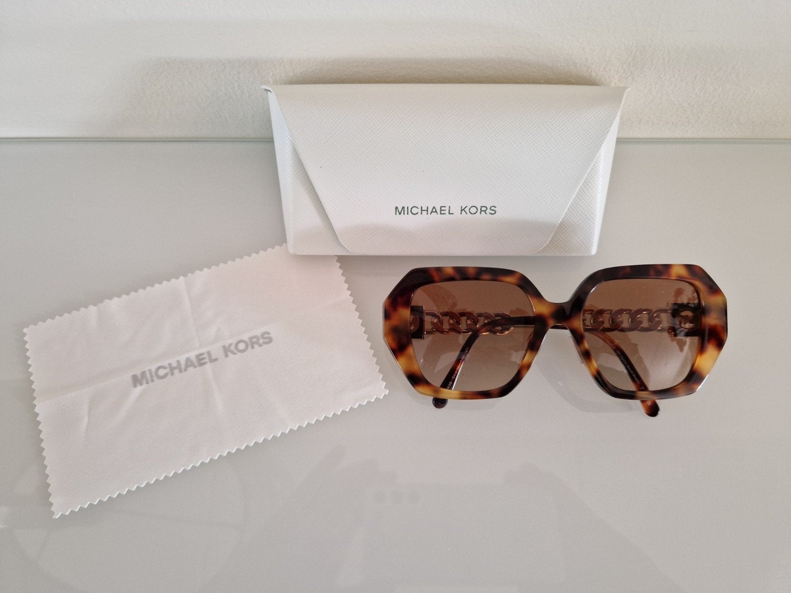 Aparte zonnebril van MICHAEL KORS  bruin/goud bijna nieuw!, Overige merken, Zonnebril, Bruin, Ophalen of Verzenden
