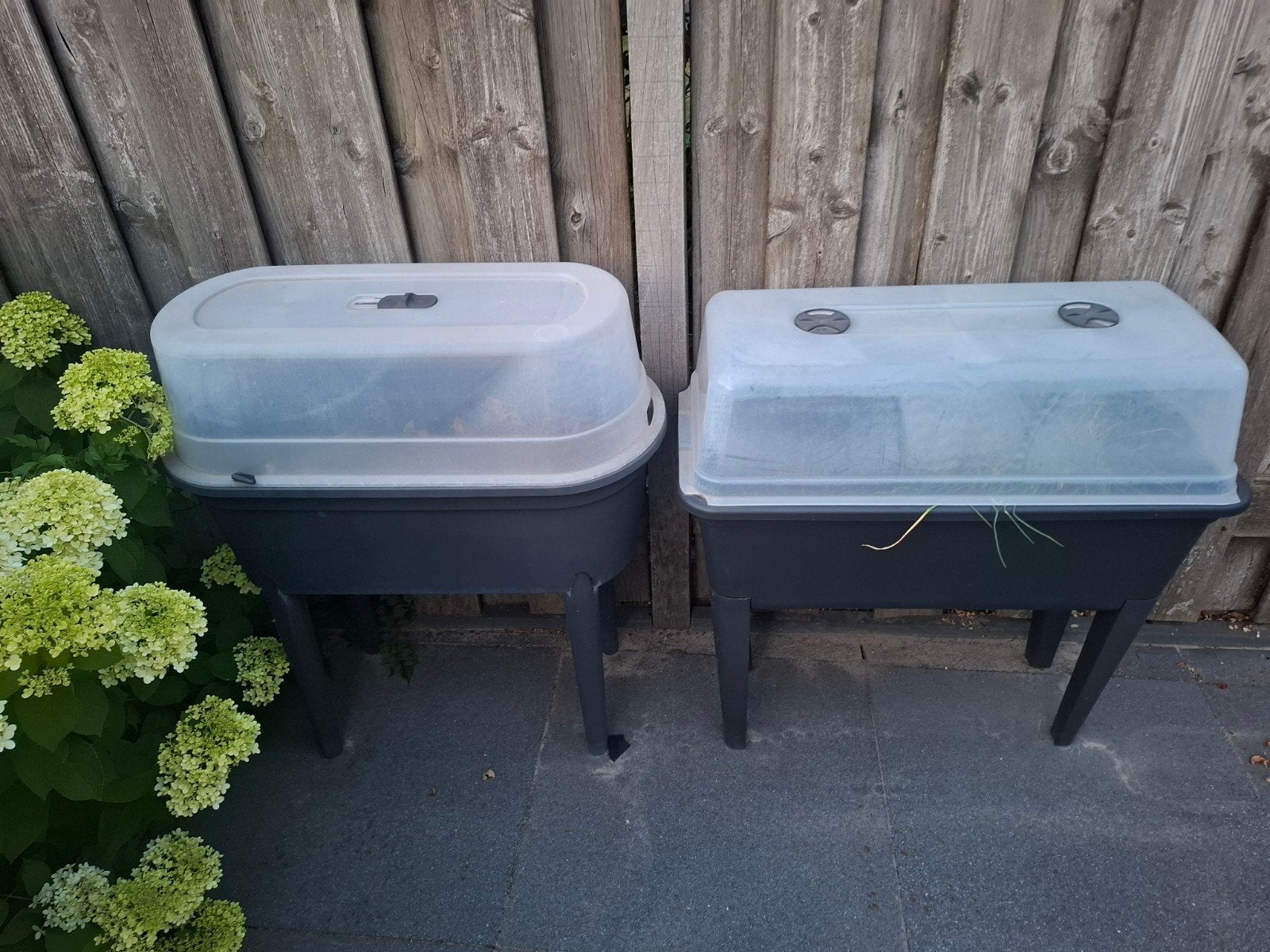 2x Kweektafel/Moestuinbak met deksel, Ophalen, Kunststof, Gebruikt, Balkon