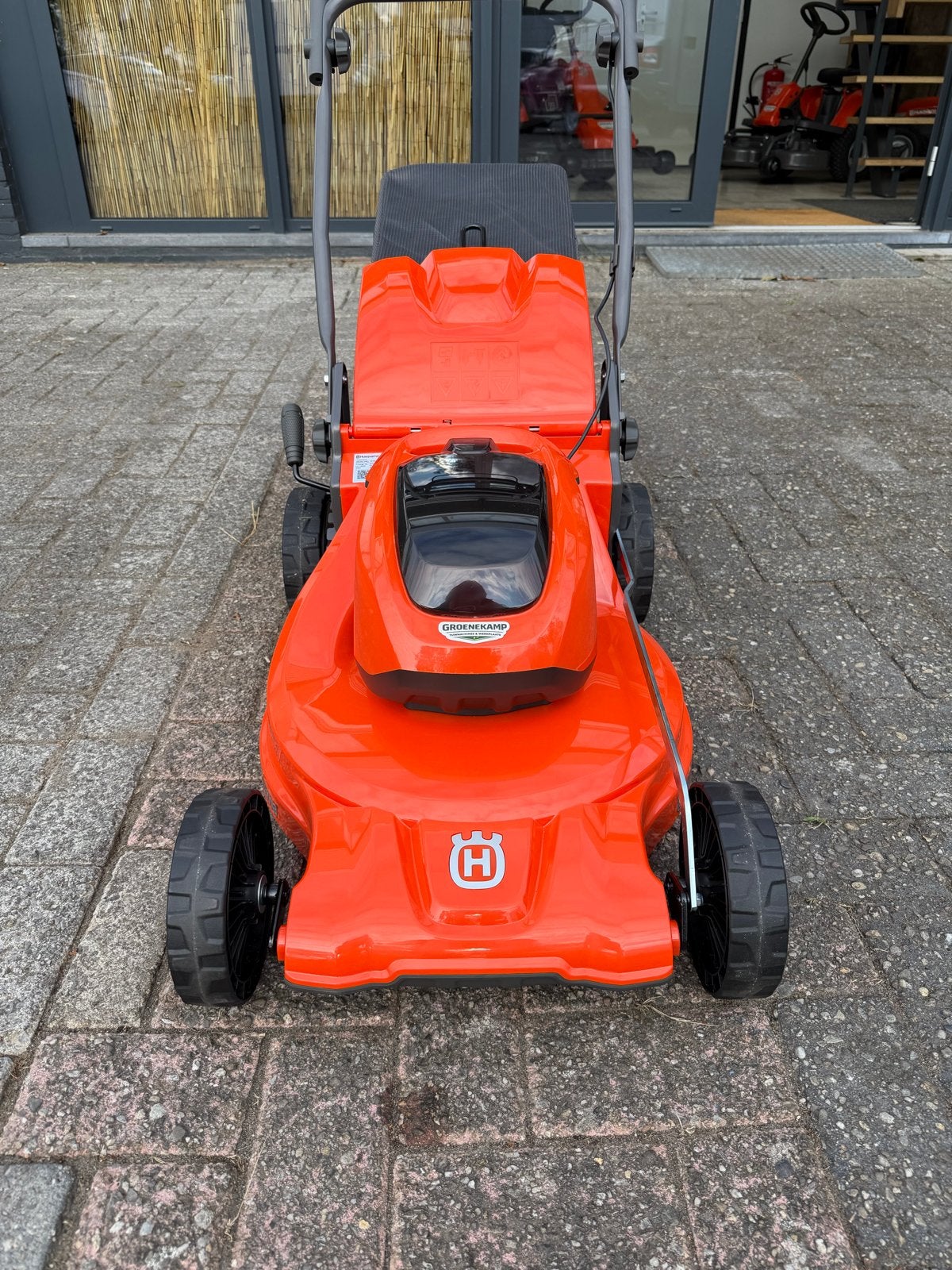 Husqvarna LC 142iS Accu Grasmaaier, Ophalen, Cirkelmaaier, Accu-grasmaaier, Nieuw