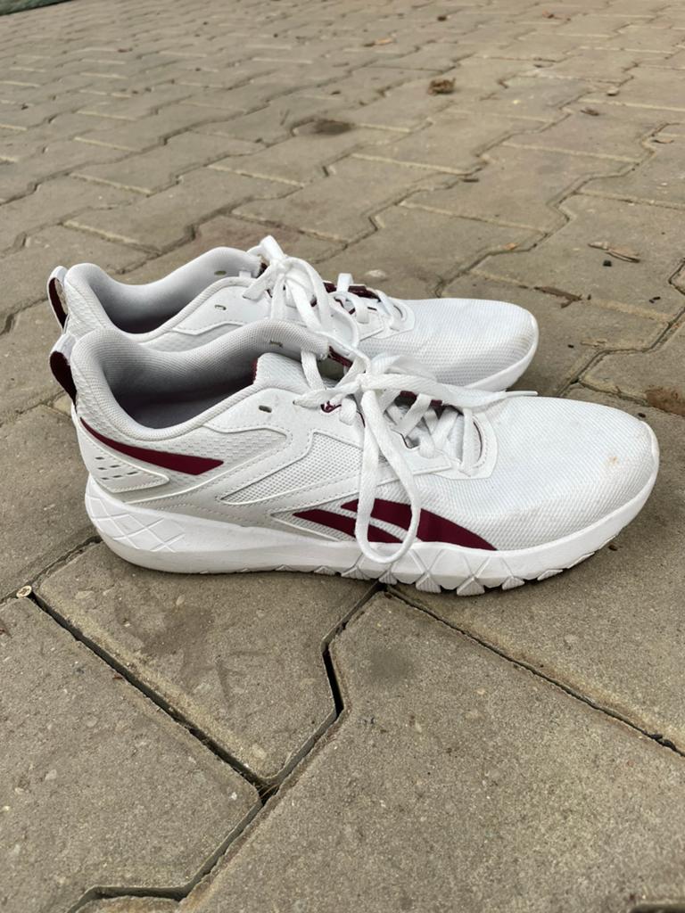 Reebok sportschoen eur 38.5, Sport en Fitness, Loopsport en Atletiek, Hardloopschoenen, Ophalen of Verzenden, Overige sporten