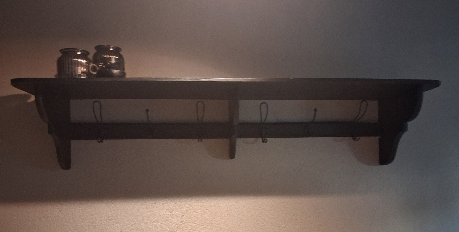 Diepgrijze wandplank- regaal met 6 haken - 130x30x34 cm, Ophalen, Gebruikt