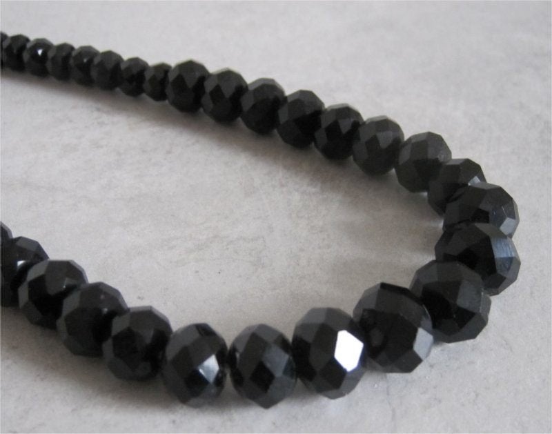 Rouwketting, zwarte gitten glaskralen, Ophalen of Verzenden, Overige materialen, Ketting