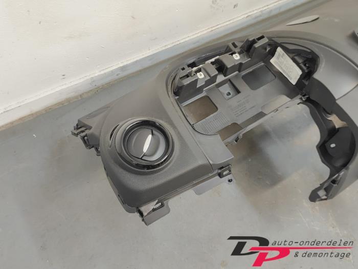 Dashboard van een Renault Clio, Gebruikt, -, Renault, -