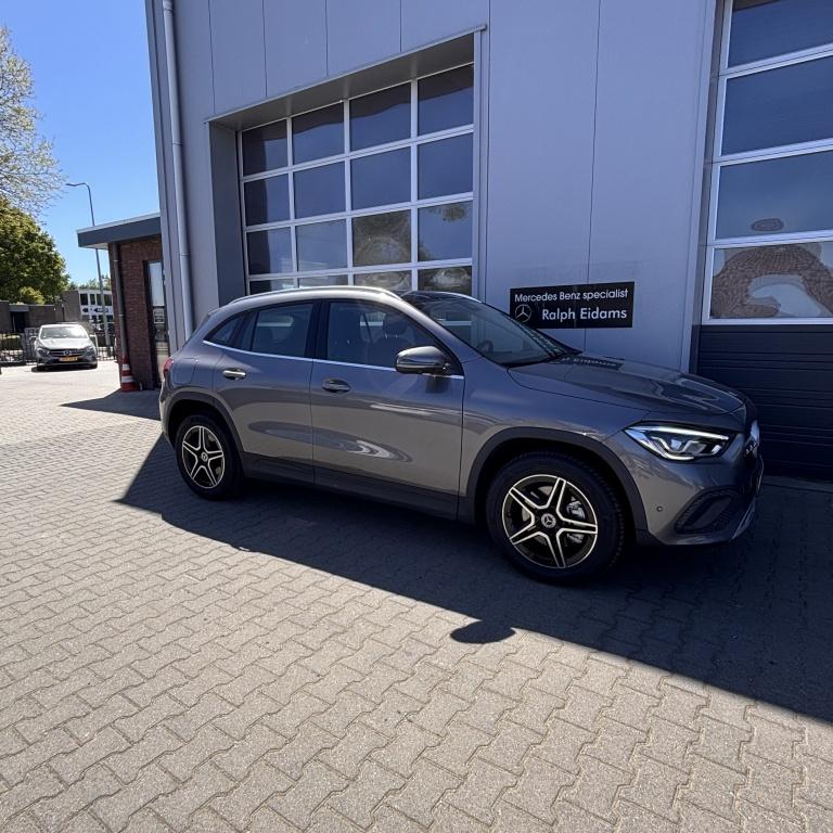 Mercedes-Benz GLA 250e *Pano, AMG wielen* GLA 250 e (247.786, Automaat, 4 cilinders, Bedrijf, 161 pk