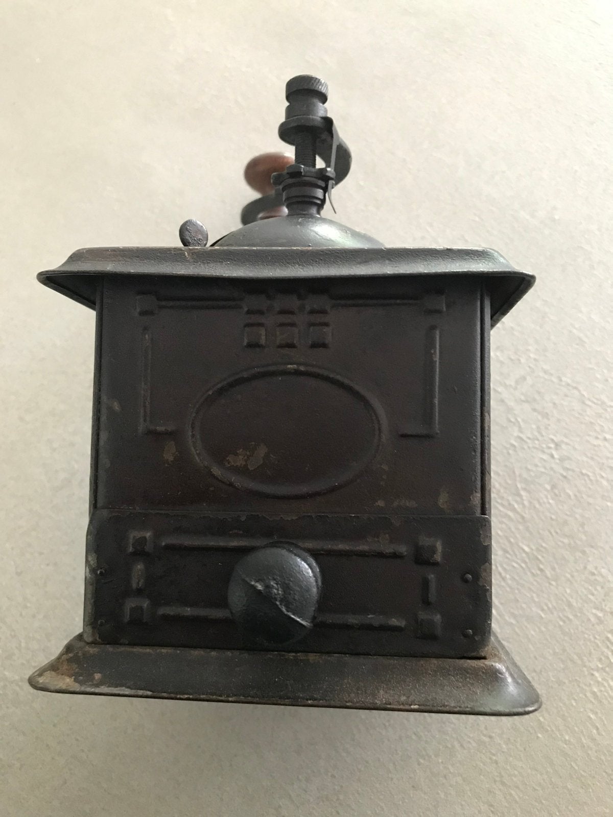 Antieke Franse metalen handkoffiemolen, Ophalen of Verzenden