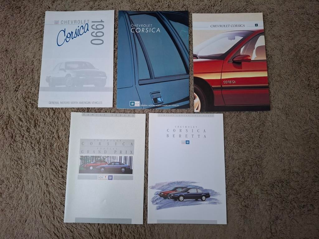 Lot autofolders Chevrolet Corsica, Verzenden, Zo goed als nieuw, Chevrolet