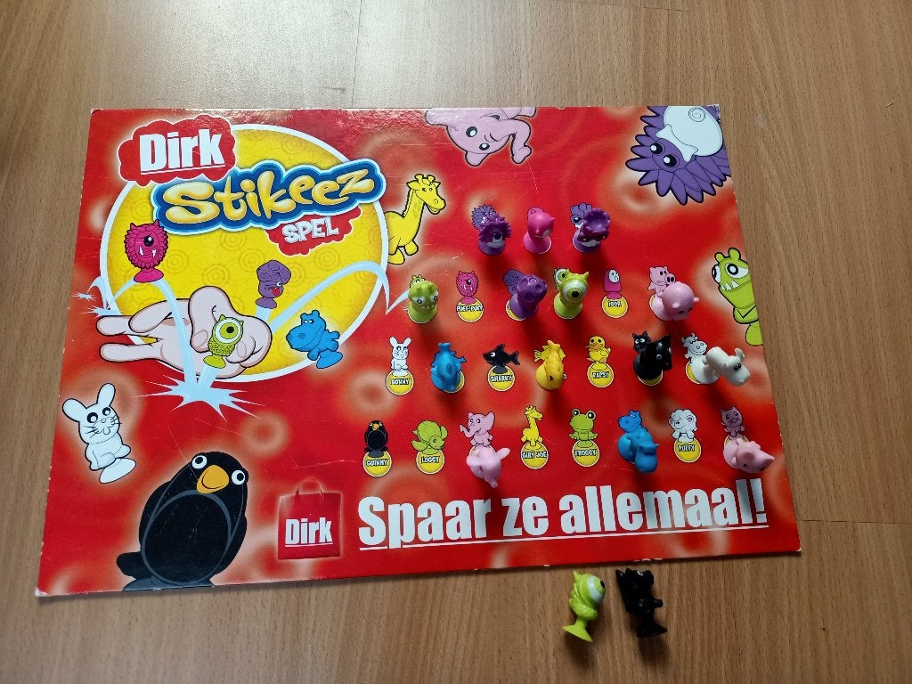 Stikeez spelbord met 16 Stikeez van Dirk van den Broek, Dirk, Bas of Digros, Ophalen