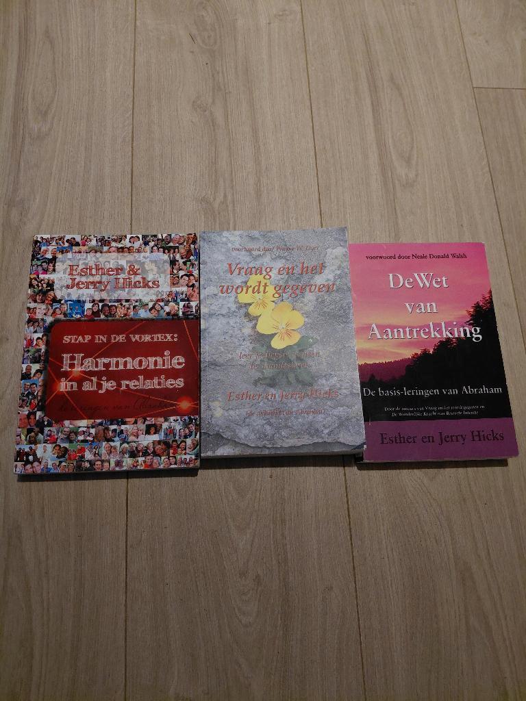 3 x Esther Hicks - Vraag en het wordt gegeven & De wet van a, Ophalen of Verzenden, Zo goed als nieuw, Tarot of Kaarten leggen