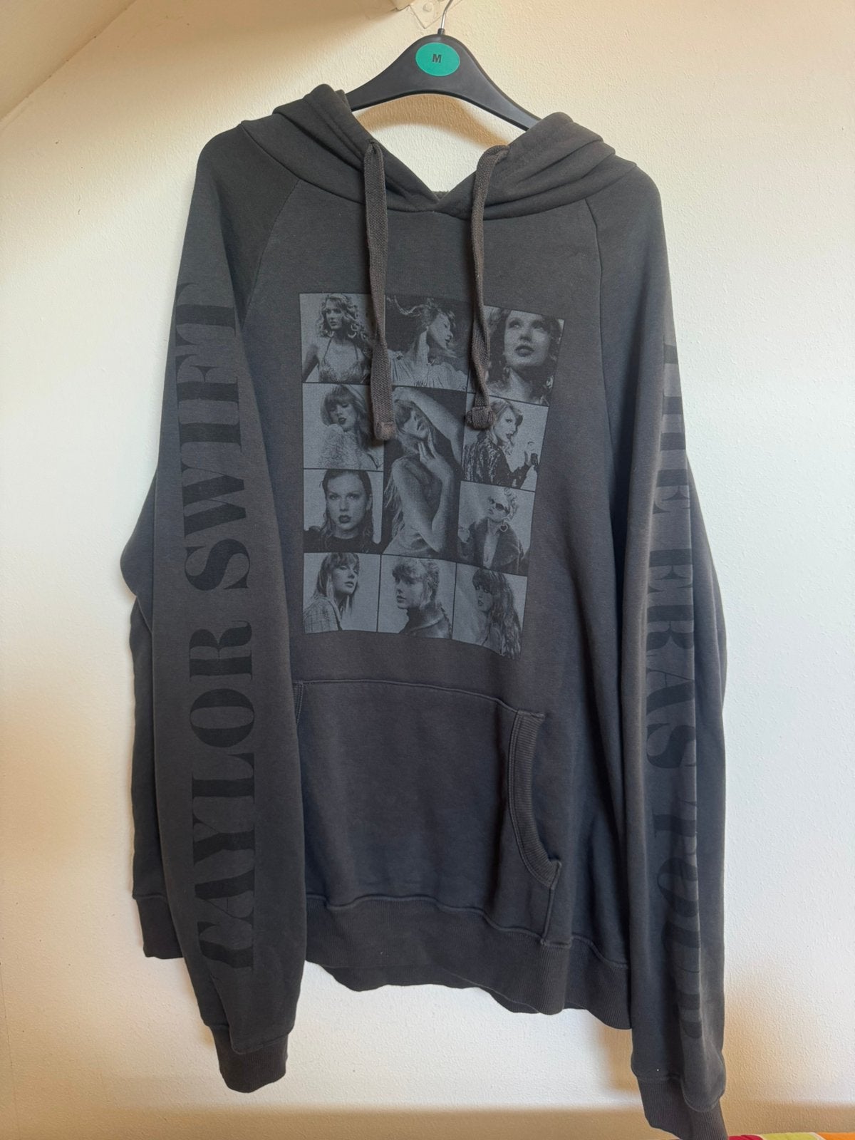 Zwart Eras Tour Hoodie Taylor Swift, Ophalen, Gedragen, Maat 38/40 (M), Zwart