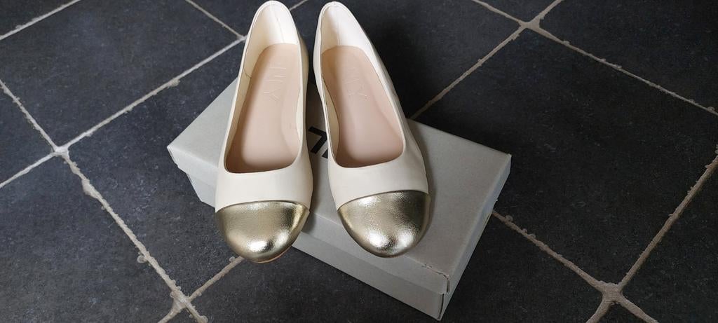Ballerina maat 41 off white, Kleding | Dames, Schoenen, Ophalen of Verzenden, Wit