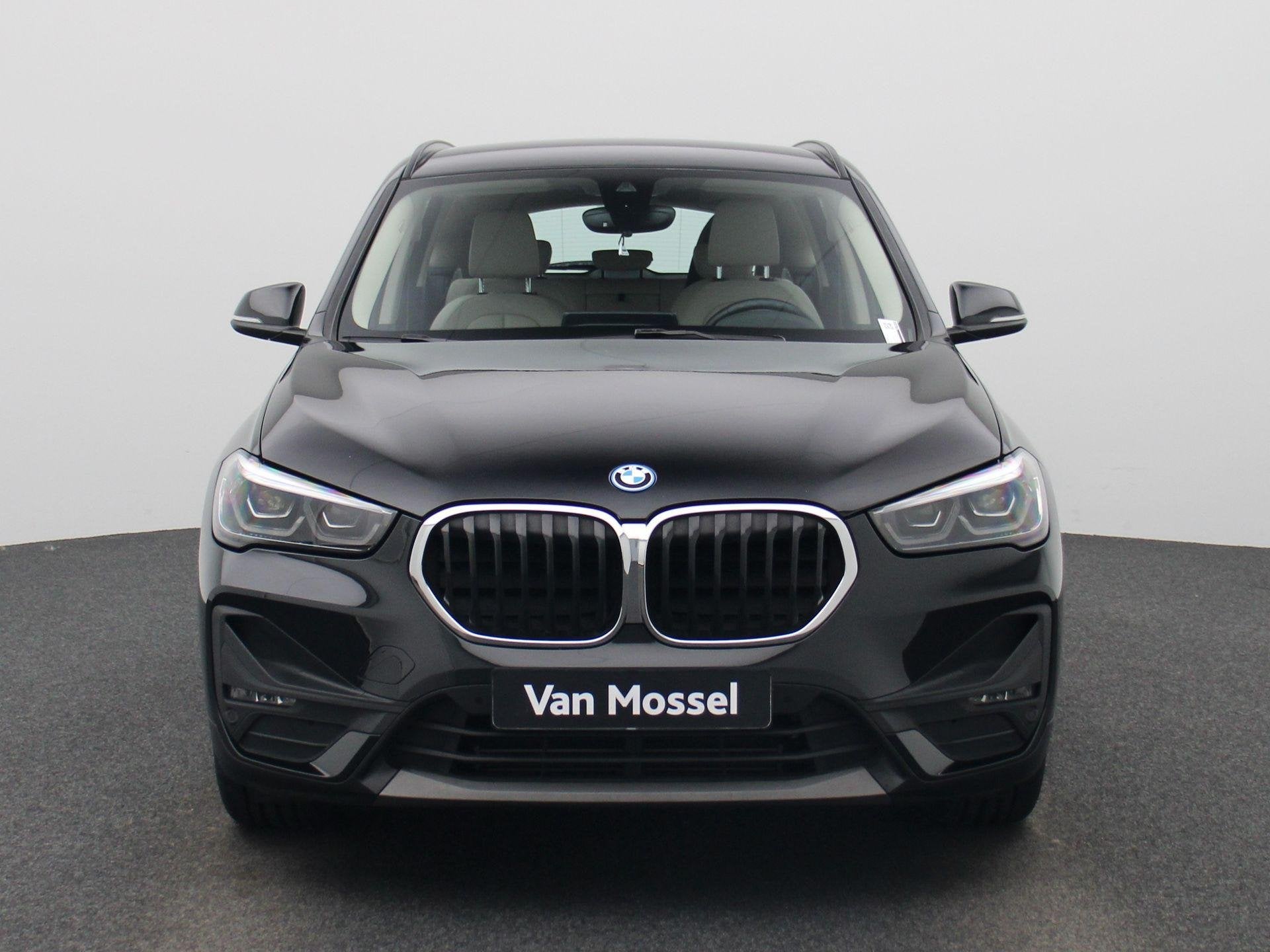 BMW X1 xDrive25e | Automaat | Achteruitrijcamera | Parkeerse, Auto's, 12 maanden, Stof, Gebruikt, Zwart