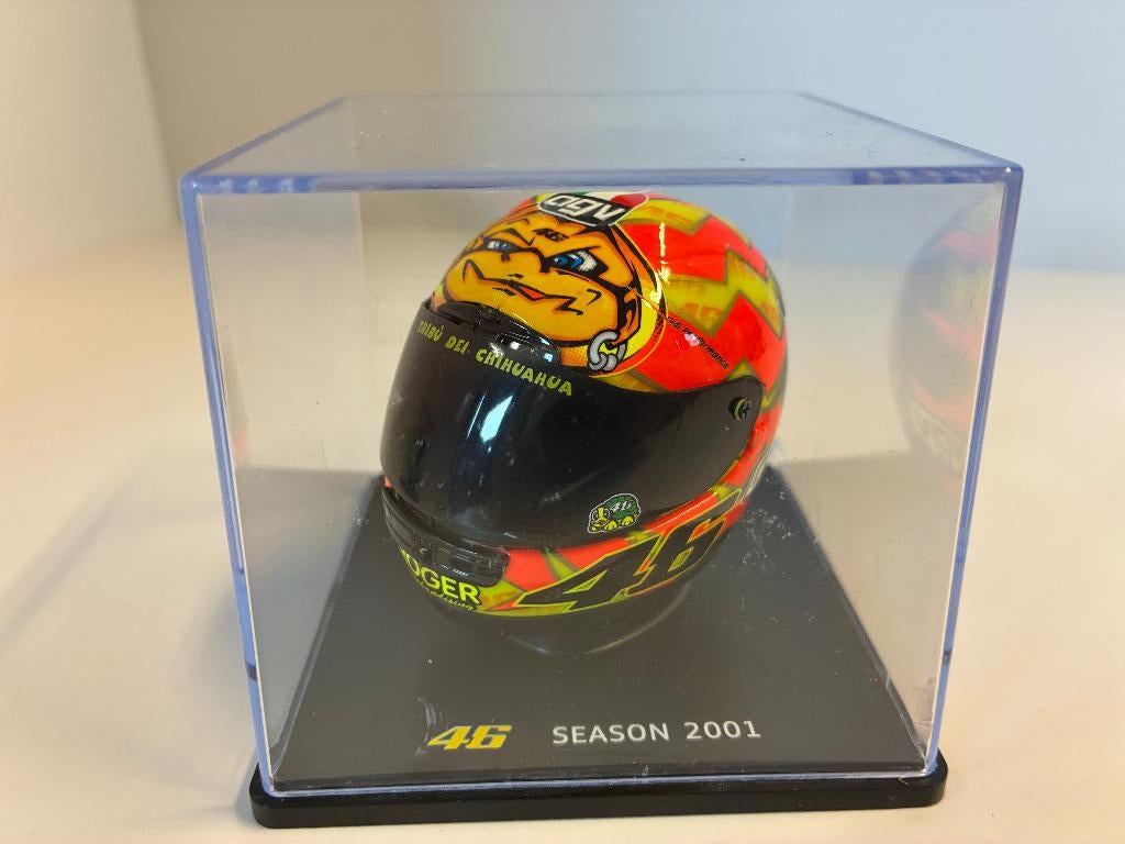 79763: Helm - MotoGP - Valentino Rossi - Season 2001 - 1:5, Hobby en Vrije tijd, Modelauto's | 1:5 tot 1:12, Overige typen, Zo goed als nieuw
