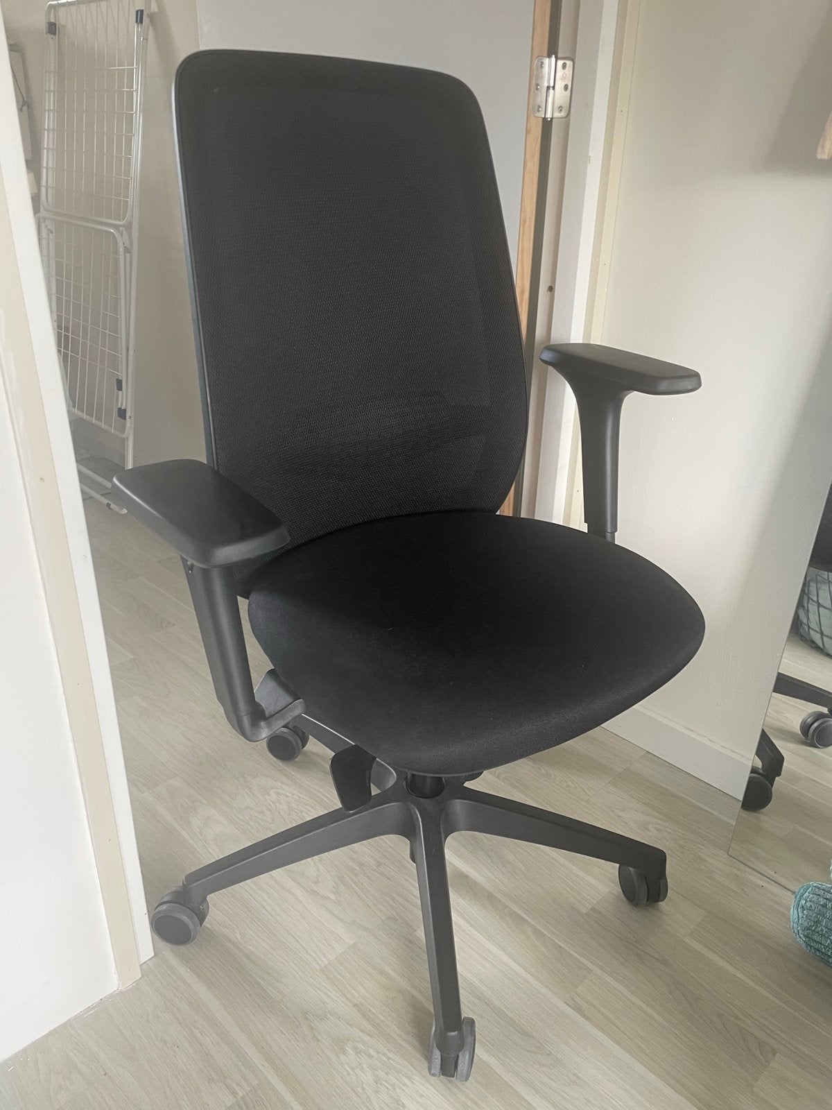 Ergonomische Bureaustoel met Ademende Netbespanning, Ophalen, Zwart, Zo goed als nieuw, Bureaustoel