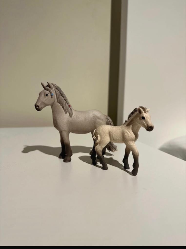 Schleich Ijslander merrie en veulen uit set, Verzenden, Zo goed als nieuw, Paard, Beeldje of Figuurtje