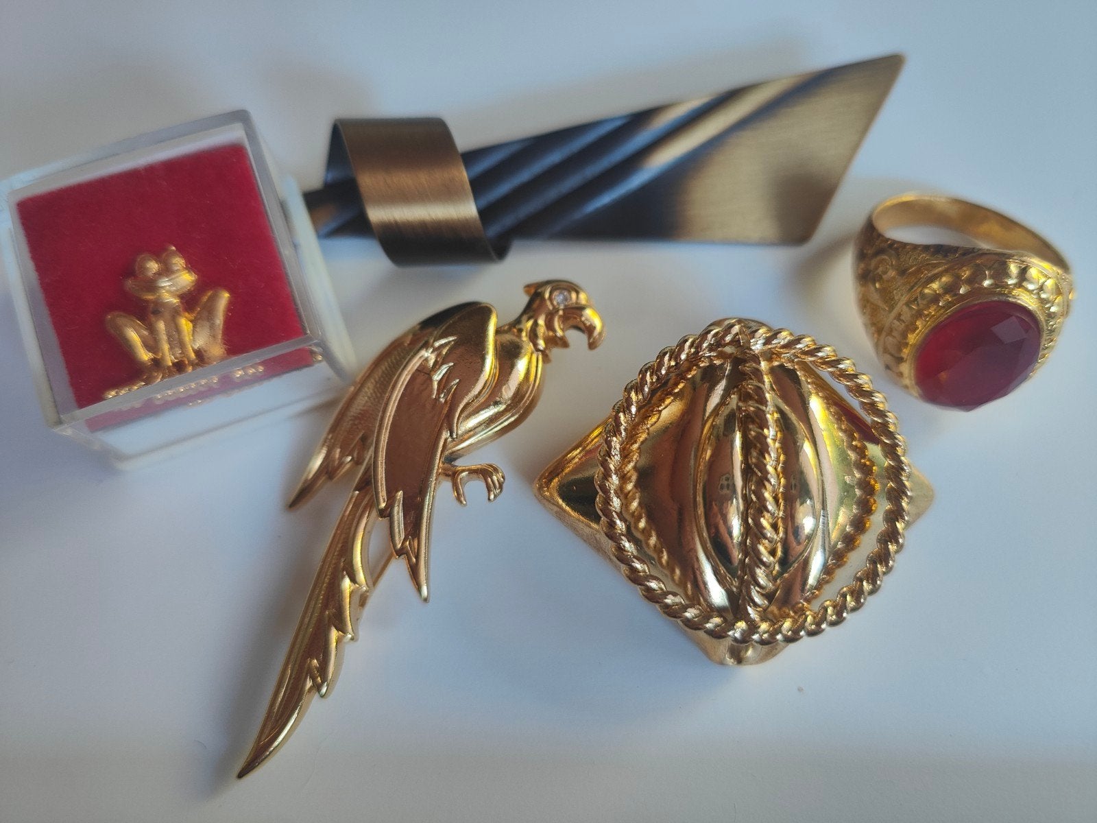 Nr13.Diverse Sieraden Set: Ring, Broches, Speld, Verzenden, Zo goed als nieuw, 17 tot 18, Dame of Heer