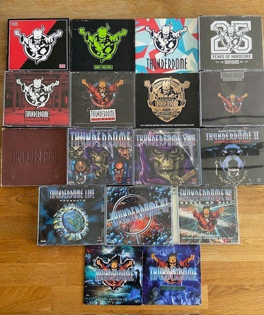 Thunderdome CD's 17 edities, Gebruikt, Hardcore, Inclusief boekje, Ophalen of Verzenden