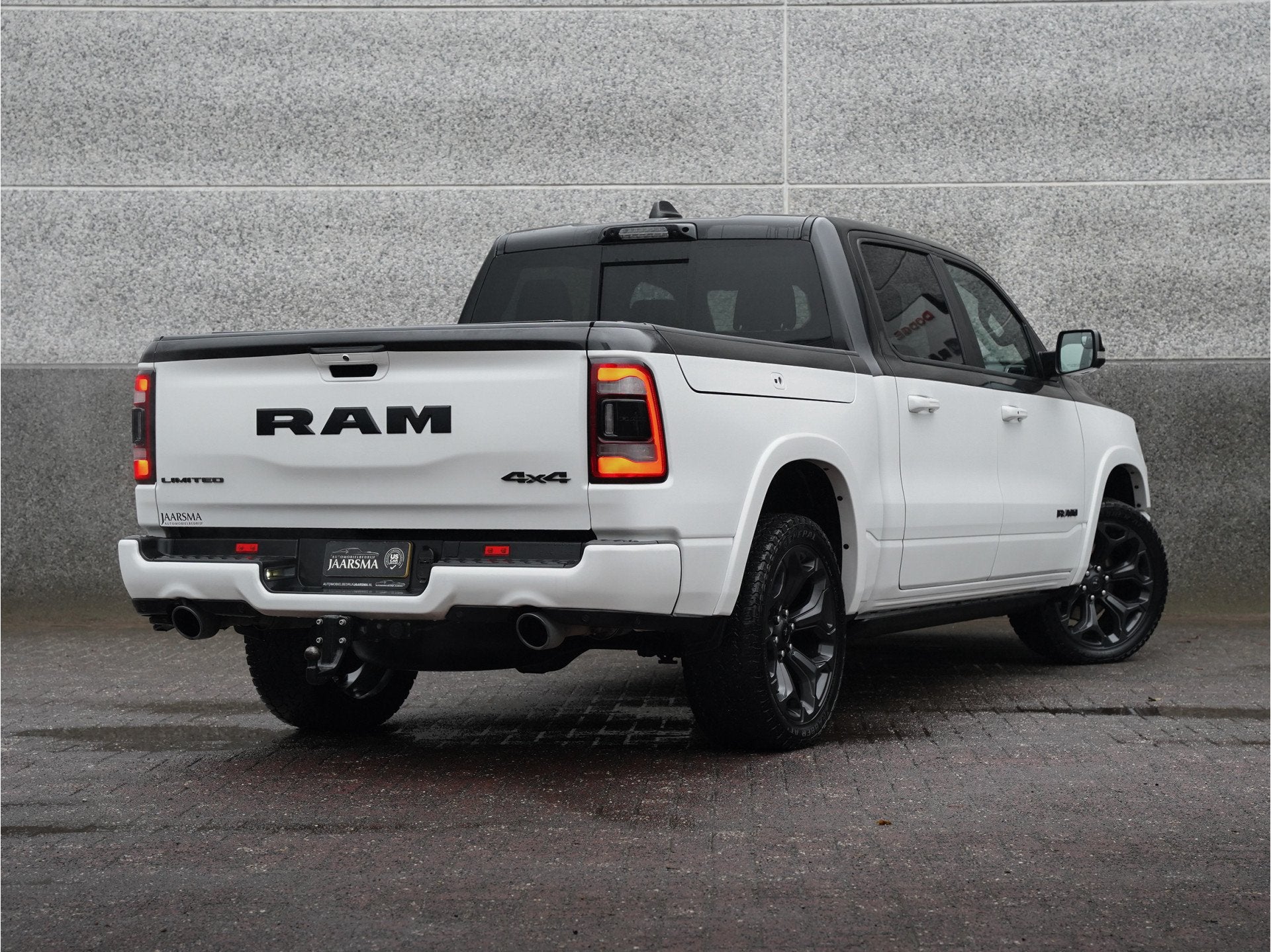 Dodge Ram 1500 5.7 V8 4x4 Crew Cab Limited Night |Adaptive C, Automaat, Gebruikt, 5654 cc, 402 pk