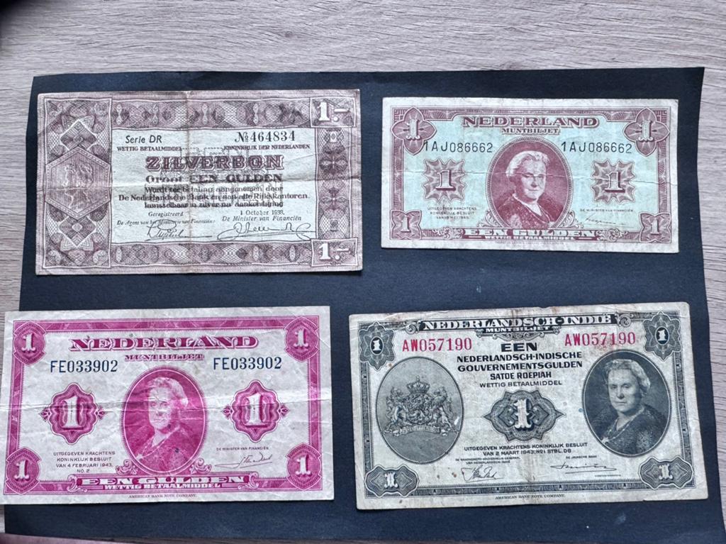 4 nederlandse bankbiljetten van 1,- gulden, Postzegels en Munten, Bankbiljetten | Nederland, Ophalen of Verzenden, 1 gulden, Setje