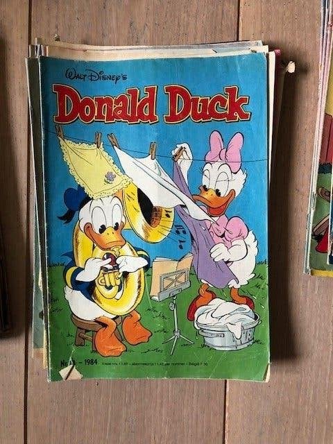 18 Donald Ducks uit 1984, Gelezen, Ophalen of Verzenden, Donald Duck, Meerdere stripboeken
