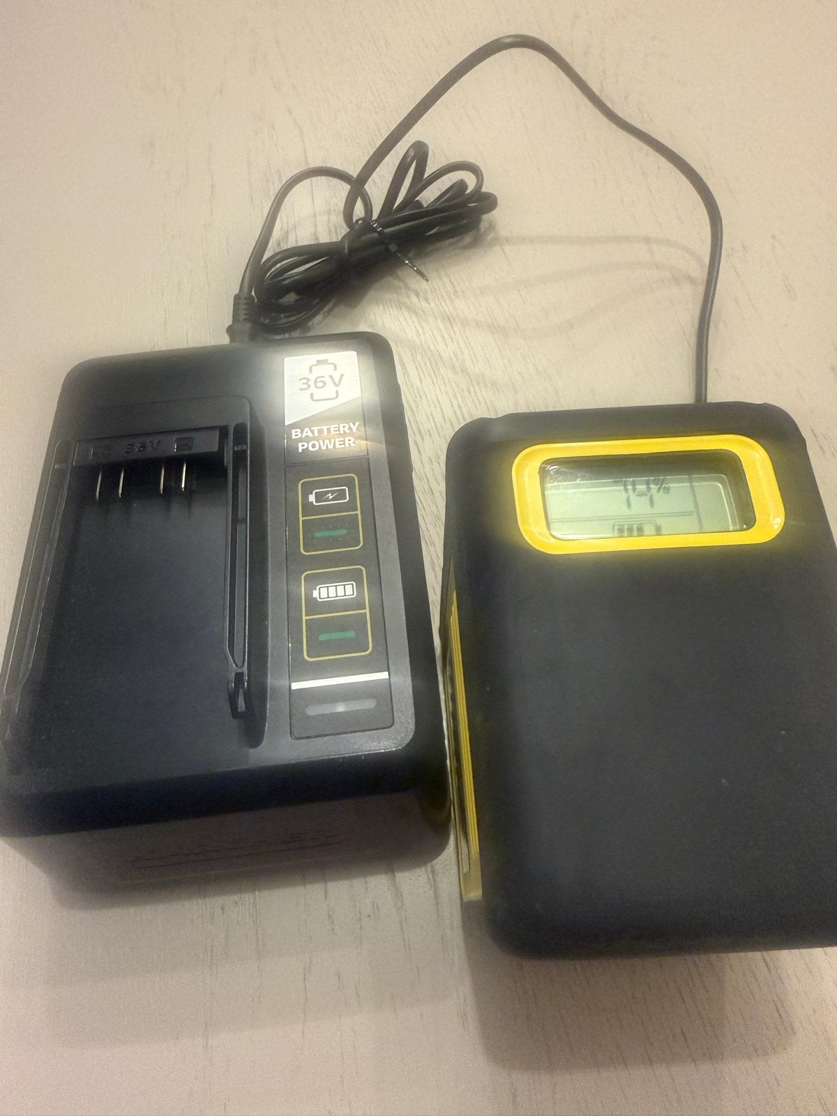 Kärcher Accu en Oplader 36V, Nieuw