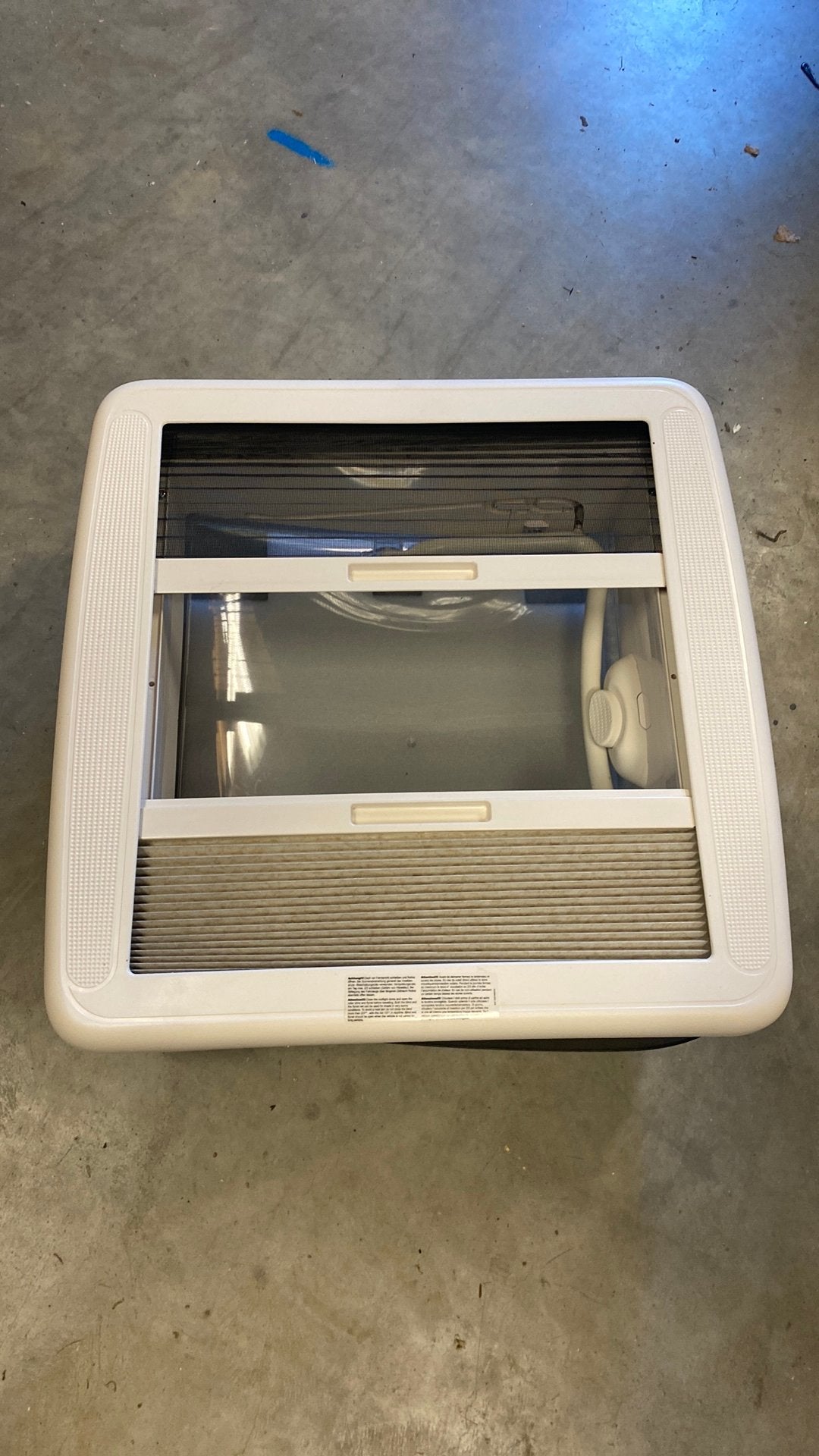 Dakluik  Dometic wit, Ophalen, Zo goed als nieuw