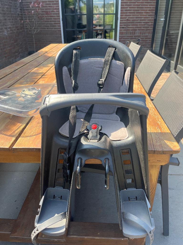 Fietsstoeltje polisport (front baby Seat) met windscherm, Fietsen en Brommers, Ophalen, Polisport, Gebruikt, Voetsteuntjes