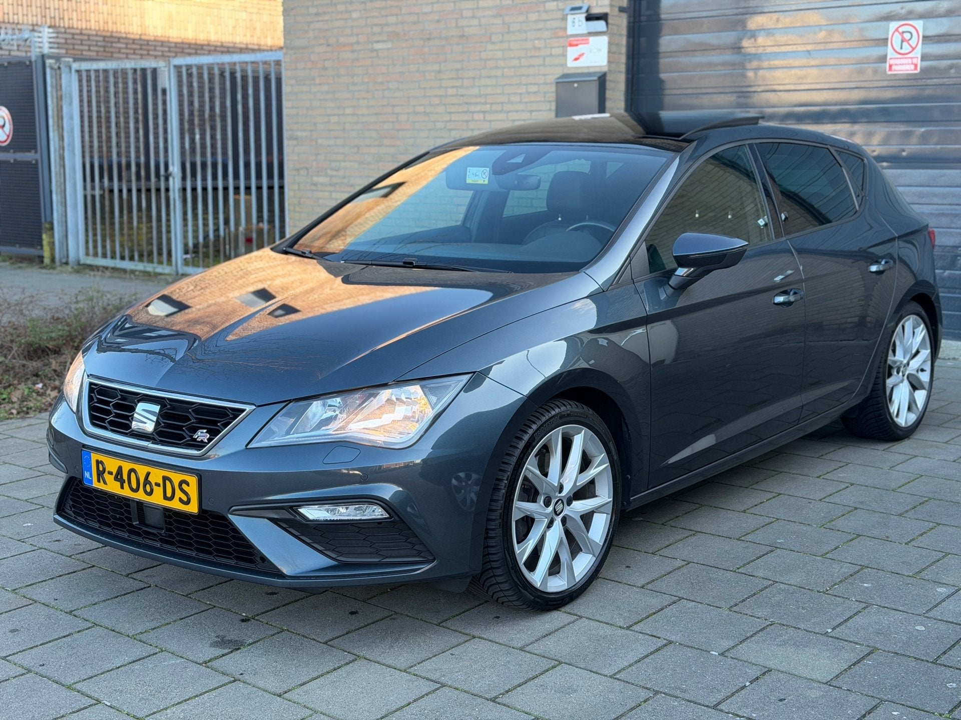 Seat Leon 2.0 TDI FR Business Intense DSG Pano ACC Clima Led, Auto's, Seat, Gebruikt, 4 cilinders, Leon, Leder