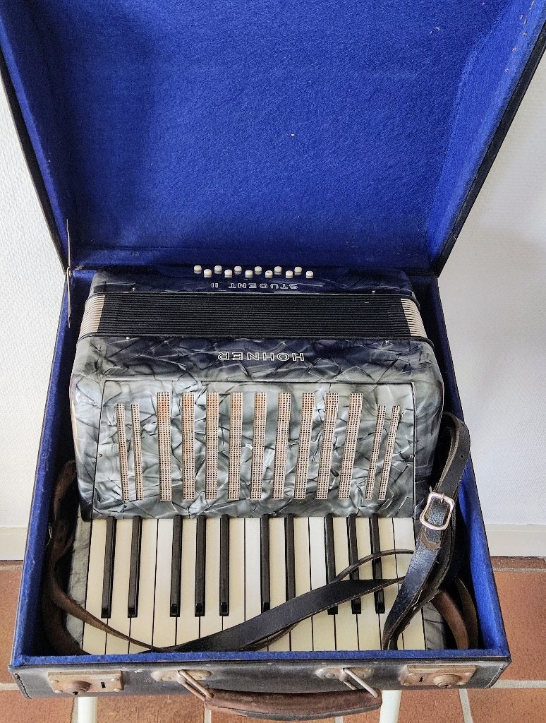 Accordeon: Hohner Student II, Overige formaten, Met koffer, Ophalen of Verzenden, Zo goed als nieuw