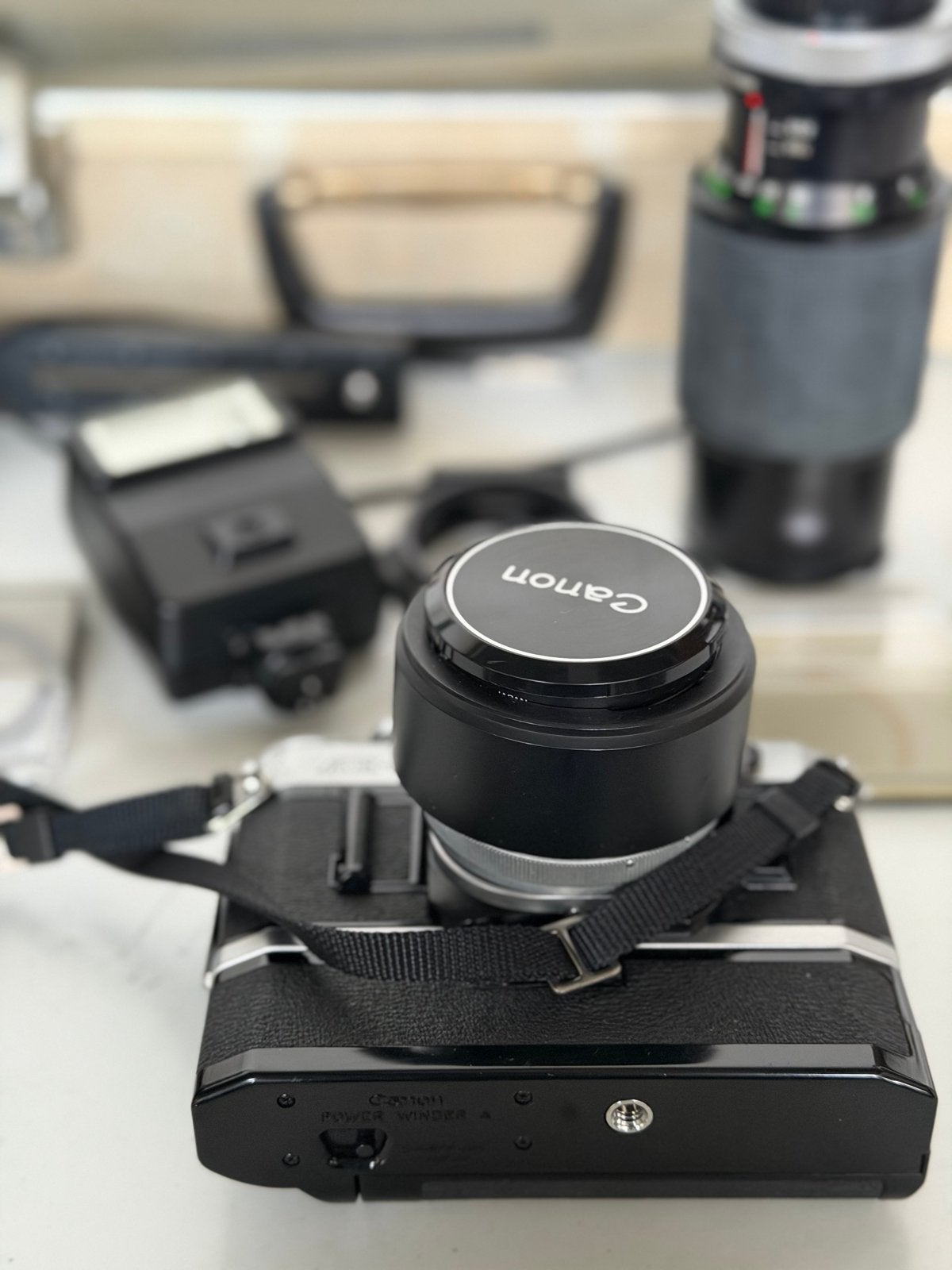 Canon AE-1 Spiegelreflexcamera met accessoires en koffer, Ophalen of Verzenden, Gebruikt, Spiegelreflex, Canon