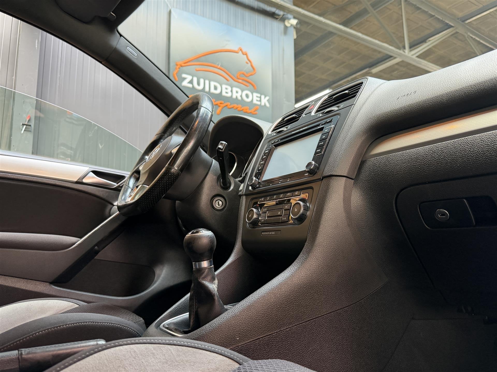 Foto 21 van Volkswagen Golf 1.4 TSI 122PK Carplay | Maxtonn | 19'' sport
